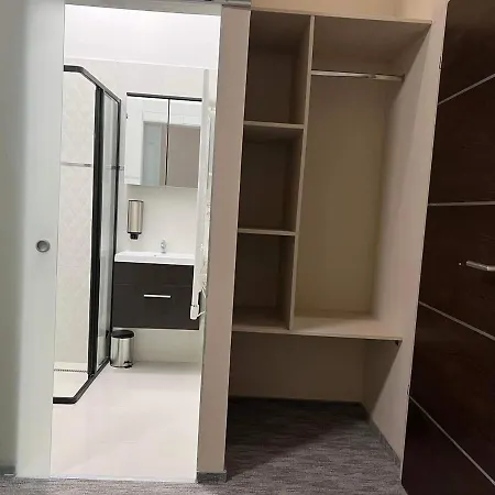 Kinizsi Udvar Apartmanhaz 3* Балатонбоглар