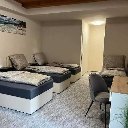 Kinizsi Udvar Apartmanhaz מלון דירות 3*