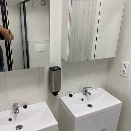 Kinizsi Udvar Apartmanhaz מלון דירות 3*