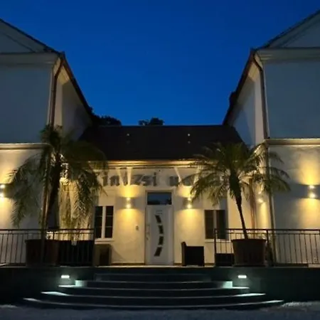 Kinizsi Udvar Apartmanhaz Balatonboglar