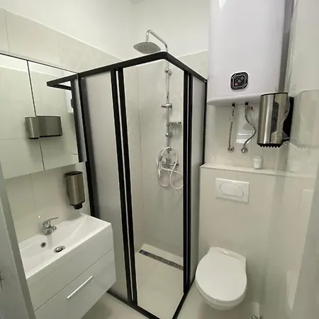 Kinizsi Udvar Apartmanhaz 3* Balatonboglár