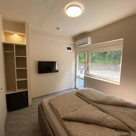 Kinizsi Udvar Apartmanhaz Балатонбоглар