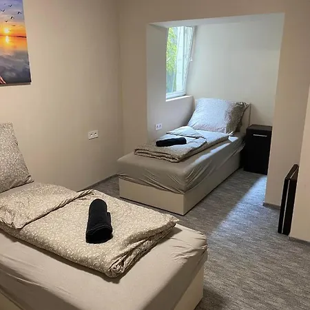 Kinizsi Udvar Apartmanhaz 3*
