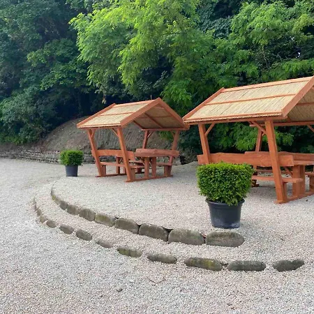 Kinizsi Udvar Apartmanhotel *