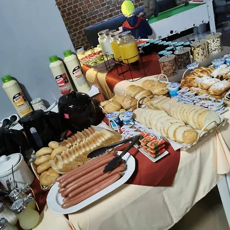 Kinizsi Udvar Apartmanhaz מלון דירות 3*