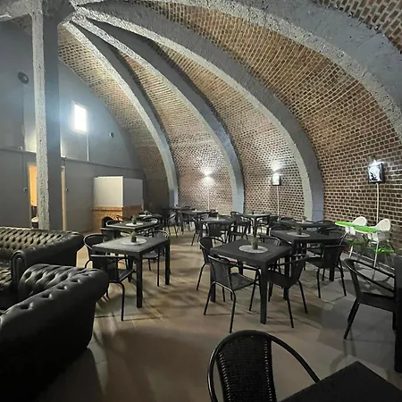 Kinizsi Udvar Apartmanhaz מלון דירות