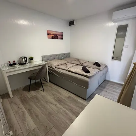מלון דירות Kinizsi Udvar Apartmanhaz
