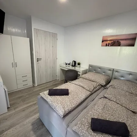 Kinizsi Udvar Apartmanhaz מלון דירות Balatonboglár