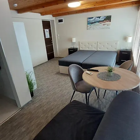 Aparthotel Kinizsi Udvar Apartmanhaz