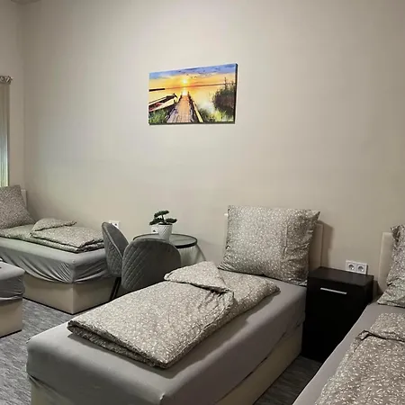 Aparthotel Kinizsi Udvar Apartmanhaz *