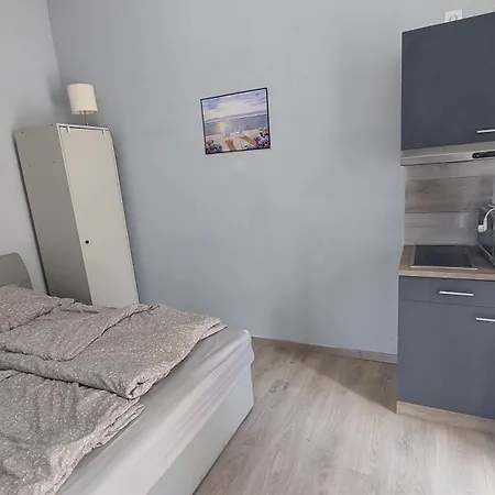 Kinizsi Udvar Apartmanhaz מלון דירות 3*