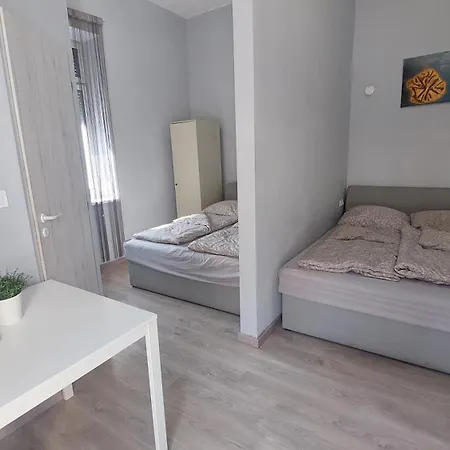 Kinizsi Udvar Apartmanhaz