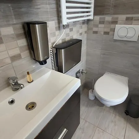 Kinizsi Udvar Apartmanhaz מלון דירות