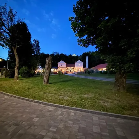 Apartmanhotel Kinizsi Udvar 3*