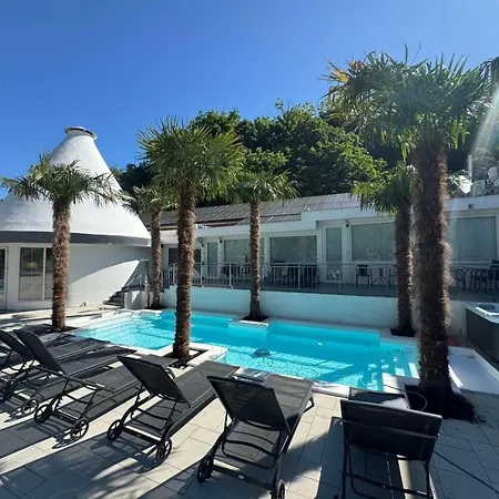 Kinizsi Udvar Apart Otel 3*