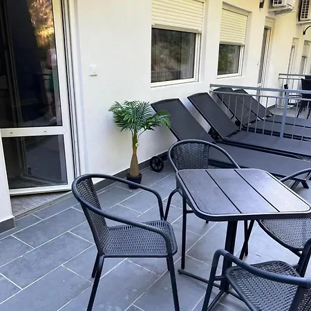 Апарт-отель Kinizsi Udvar Apartmanhaz 3*