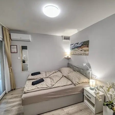 Aparthotel Kinizsi Udvar 3*