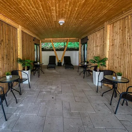 Kinizsi Udvar Apartmanhaz Ξενοδοχείο με διαμερίσματα