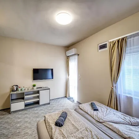 Kinizsi Udvar Aparthotel 3*
