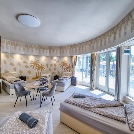 Ξενοδοχείο με διαμερίσματα Kinizsi Udvar Apartmanhaz 3*