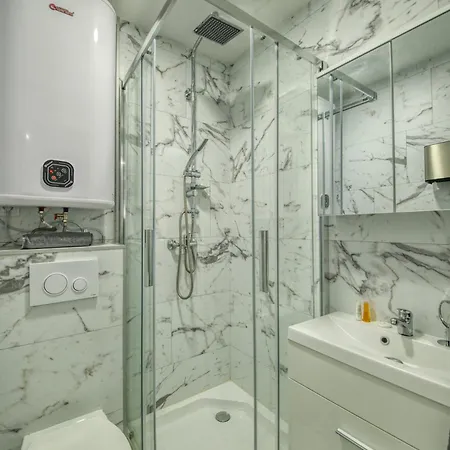 Ξενοδοχείο με διαμερίσματα Kinizsi Udvar Apartmanhaz 3*