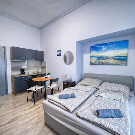 Kinizsi Udvar Apartmanhaz Ξενοδοχείο με διαμερίσματα Balatonboglár