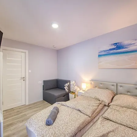 アパートホテル Kinizsi Udvar Apartmanhaz