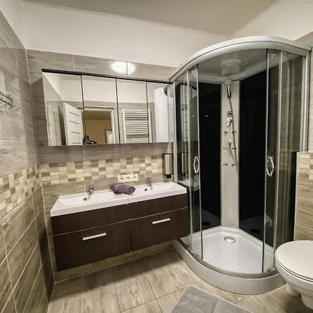 Kinizsi Udvar Apartmanhaz
