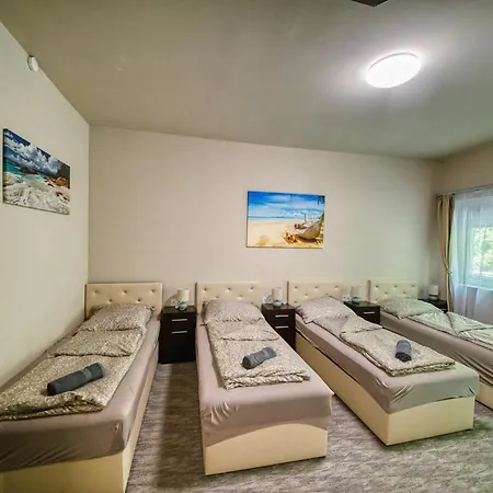 Kinizsi Udvar Apartmanhaz Ξενοδοχείο με διαμερίσματα 3*