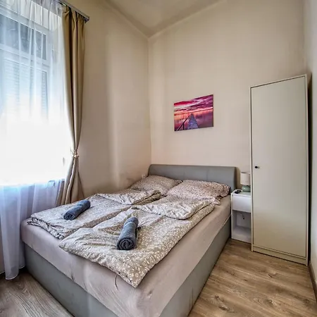 Ξενοδοχείο με διαμερίσματα Kinizsi Udvar Apartmanhaz Balatonboglár