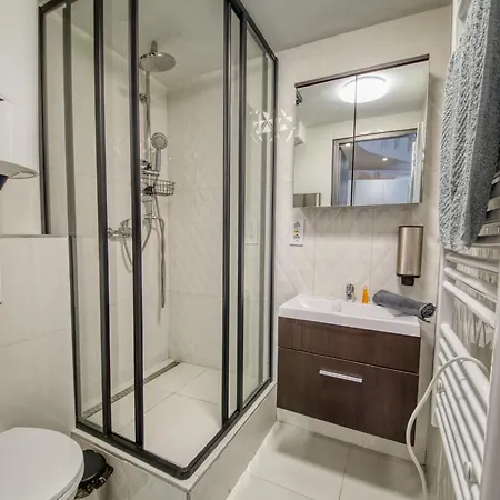 Kinizsi Udvar Apartmanhaz 3*