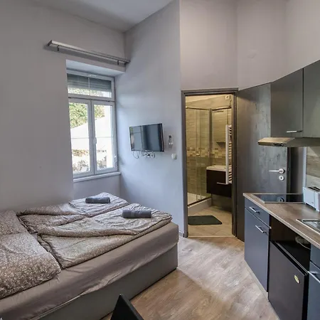 Kinizsi Udvar Apartmanhaz Ξενοδοχείο με διαμερίσματα 3*