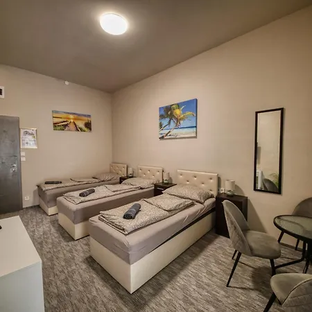 Ξενοδοχείο με διαμερίσματα Kinizsi Udvar Apartmanhaz 3*