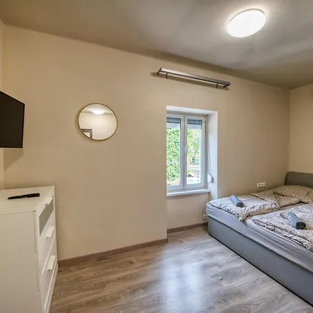 Kinizsi Udvar Apartmanhaz 3*