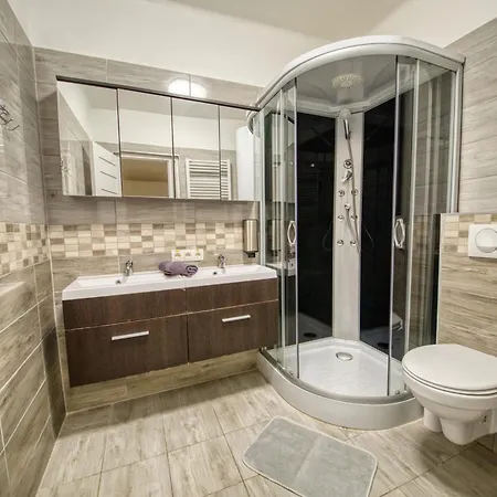 アパートホテル Kinizsi Udvar Apartmanhaz 3*