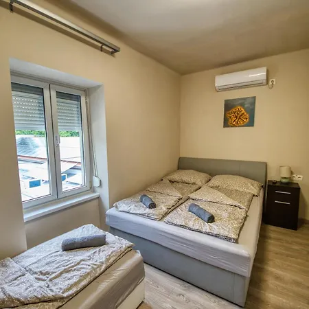 Kinizsi Udvar Apartmanhaz Ξενοδοχείο με διαμερίσματα Balatonboglár