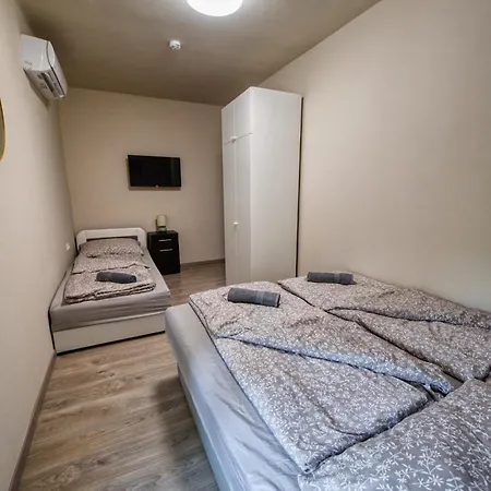 Kinizsi Udvar Apartmanhaz 3* Balatonboglár