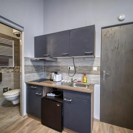 アパートホテル Kinizsi Udvar Apartmanhaz 3*