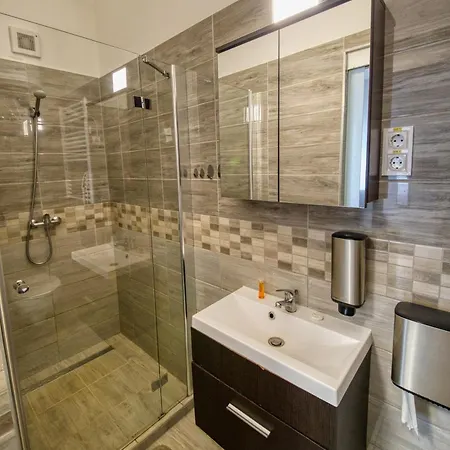 Kinizsi Udvar Apartmanhaz