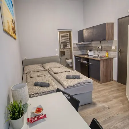 Ξενοδοχείο με διαμερίσματα Kinizsi Udvar Apartmanhaz