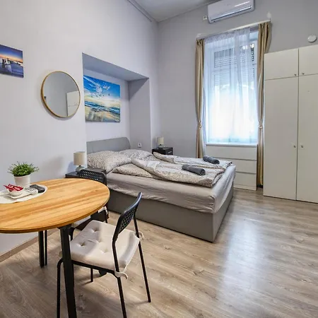 Kinizsi Udvar Aparthotel Balatonboglár