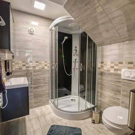 Kinizsi Udvar Apartmanhaz 3* Balatonboglár