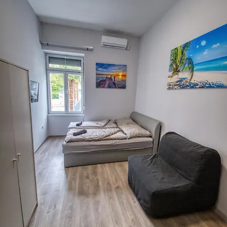 Kinizsi Udvar Apartmanhaz Ξενοδοχείο με διαμερίσματα Balatonboglár