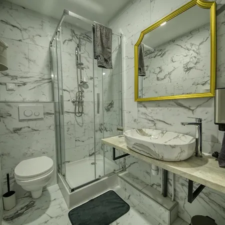 Kinizsi Udvar Aparthotel 3*