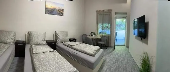 Kinizsi Udvar Apartmanhaz 3* Balatonboglár