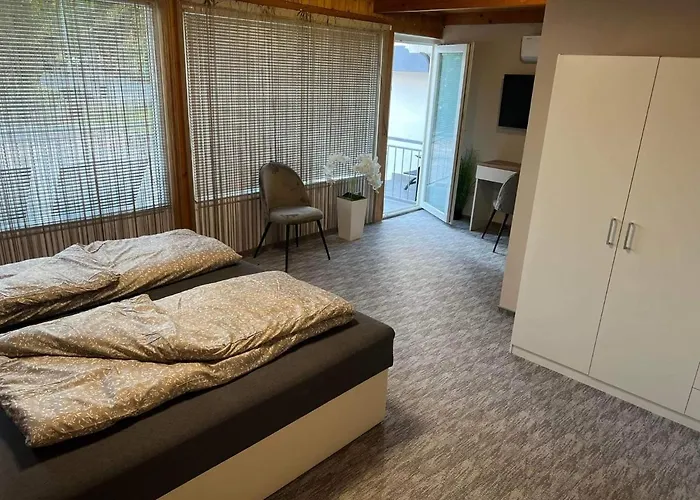 Hotel apartamentowy Kinizsi Udvar Apartmanhaz Balatonboglár