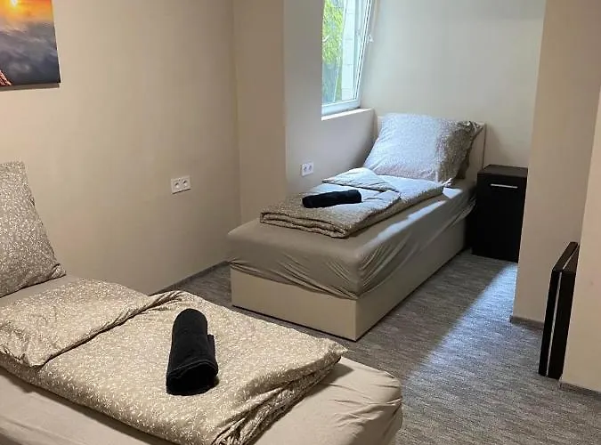 Kinizsi Udvar Apartmanhaz 3*