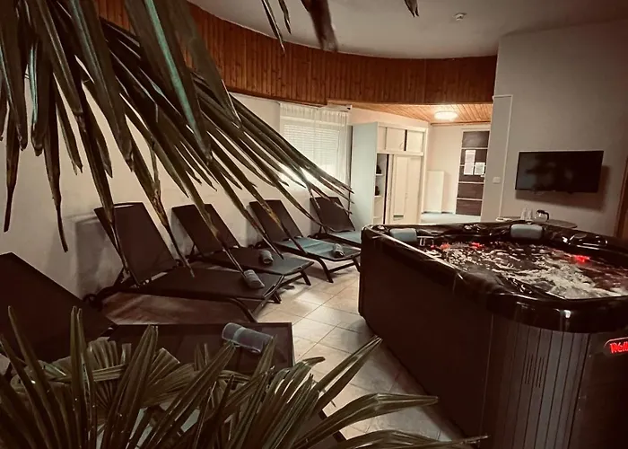 Kinizsi Udvar Apartmanhaz Balatonboglár