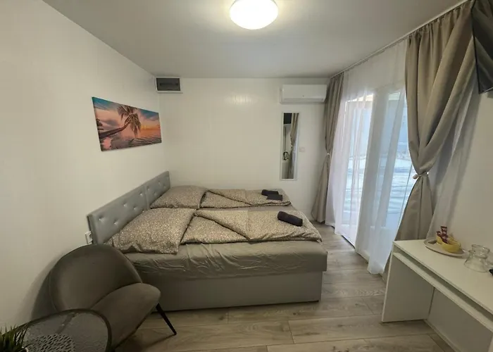 Kinizsi Udvar Apartmanhaz 3* Balatonboglár