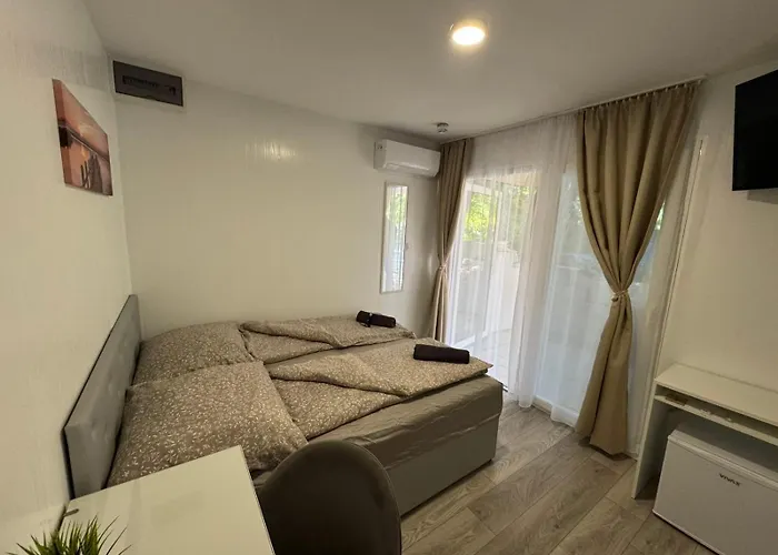 Kinizsi Udvar Apartmanhaz 3* Balatonboglár